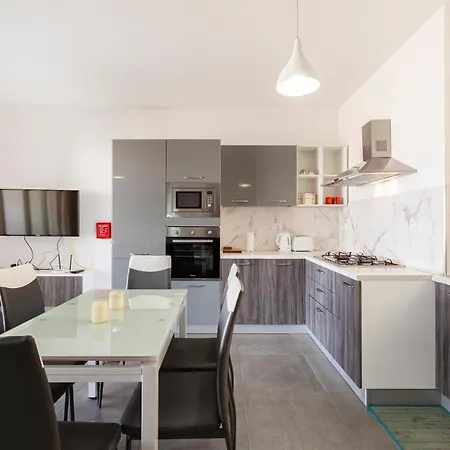 Spacious Designer Apt With Private Seaview Balcony By 360 Estates * Buġibba