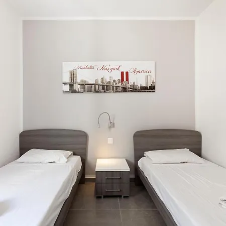 Spacious Designer Apt With Private Seaview Balcony By 360 Estates Apartmán *