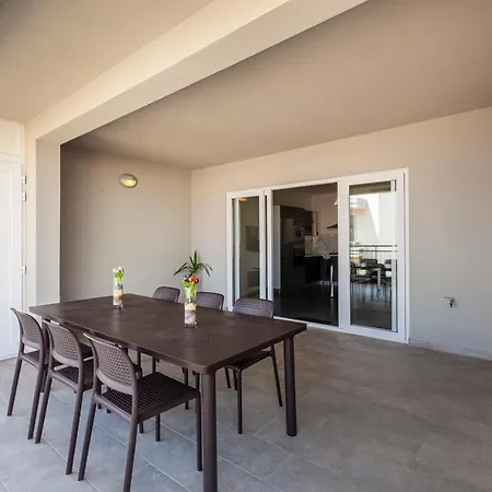 Spacious Designer Apt With Private Seaview Balcony By 360 Estates Apartment *