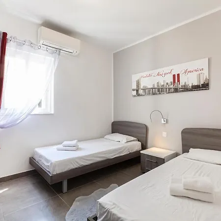 Spacious Designer Apt With Private Seaview Balcony By 360 Estates